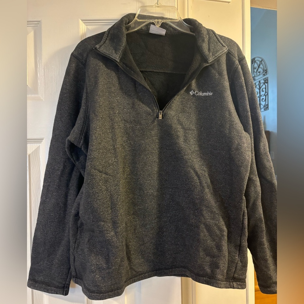 Columbia half zip pull over size small dark gray